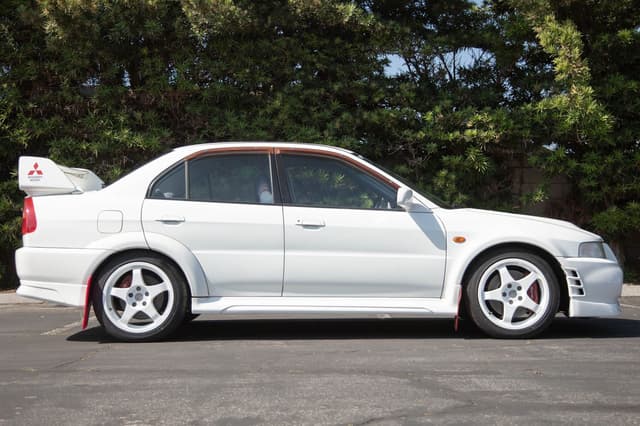 1999 Mitsubishi Lancer Evolution JDM car for sale — photo 12 of 25