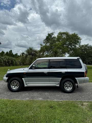 1996 Mitsubishi Pajero JDM car for sale — photo 9 of 21