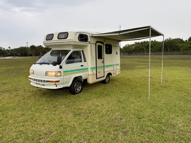 1994 Toyota Townace JDM car for sale — photo 10 of 25