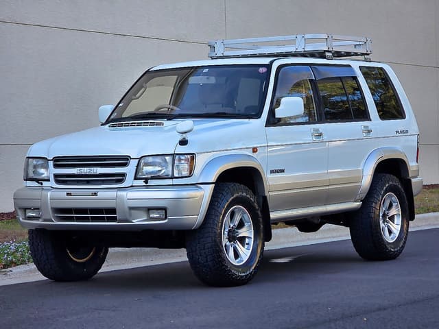 2000 Isuzu Bighorn JDM car for sale — photo 11 of 24