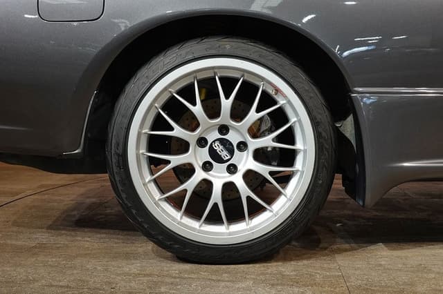 Nissan Skyline JDM car for sale — photo 17 of 25