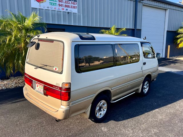 1994 Toyota HiAce JDM car for sale — photo 11 of 19
