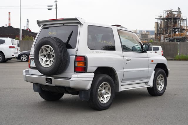 1997 Mitsubishi Pajero JDM car for sale — photo 14 of 24