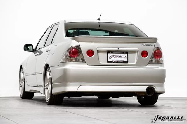 1999 Toyota Altezza JDM car for sale — photo 6 of 25
