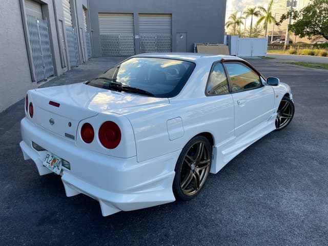 1998 Nissan Skyline JDM car for sale — photo 8 of 23