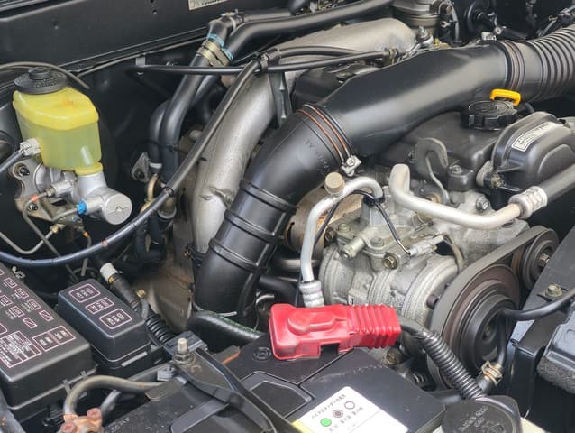1995 Toyota Hilux Surf JDM car for sale — photo 10 of 20