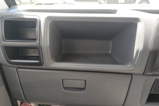 2002 Mitsubishi Minicab JDM car for sale — photo 24 of 25