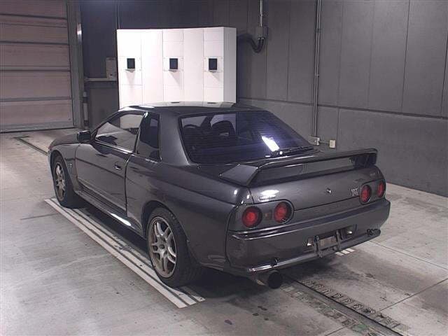 1992 Nissan Skyline JDM car for sale — photo 2 of 7