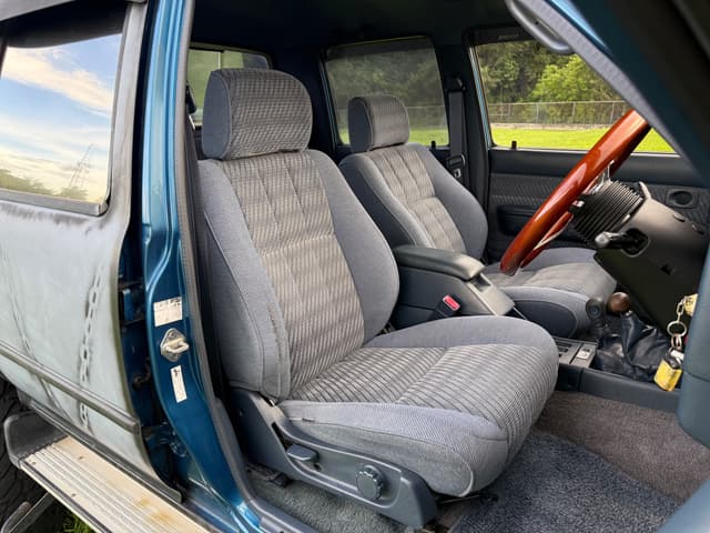 1993 Toyota Hilux JDM car for sale — photo 12 of 25