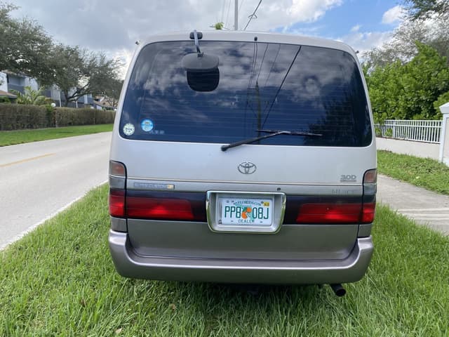 1999 Toyota HiAce JDM car for sale — photo 4 of 20
