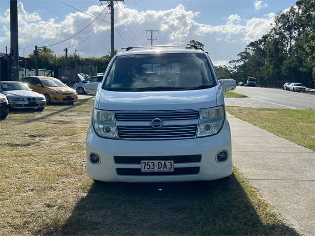 2008 Nissan Elgrand JDM car for sale — photo 2 of 16