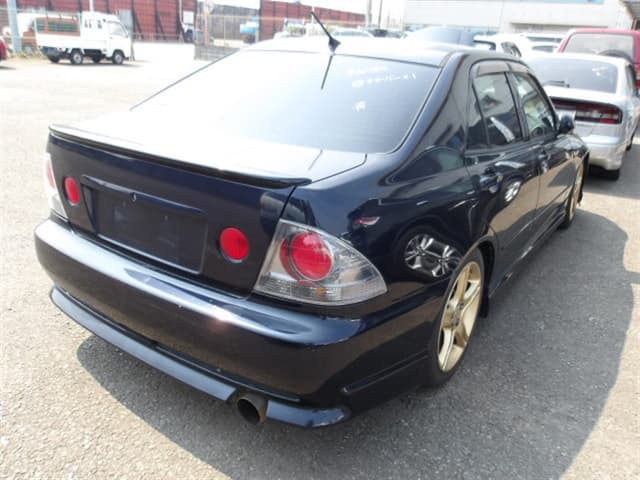 2000 Toyota Altezza JDM car for sale — photo 4 of 13