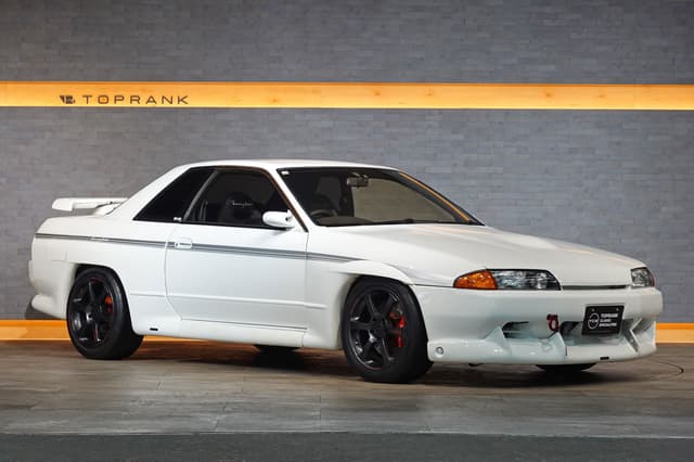 1990 Nissan Skyline JDM car for sale — photo 3 of 25