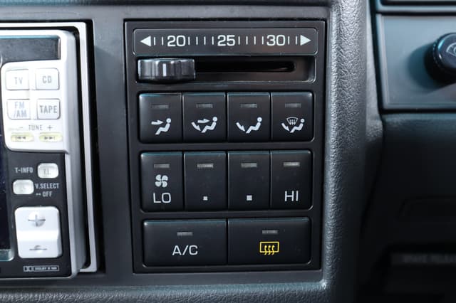 1999 Toyota Crown JDM car for sale — photo 13 of 25