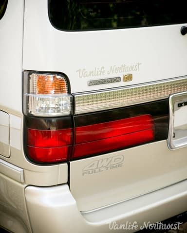 2000 Toyota HiAce JDM car for sale — photo 20 of 25