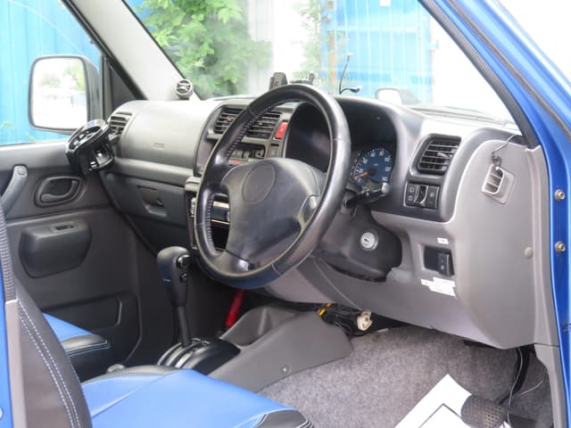 2000 Suzuki Jimny JDM car for sale — photo 12 of 25