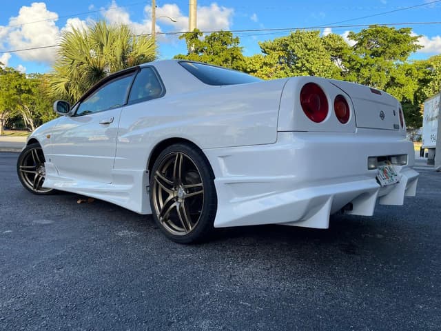 1998 Nissan Skyline JDM car for sale — photo 4 of 25