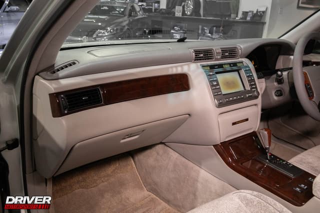 1999 Toyota Majesta JDM car for sale — photo 14 of 25