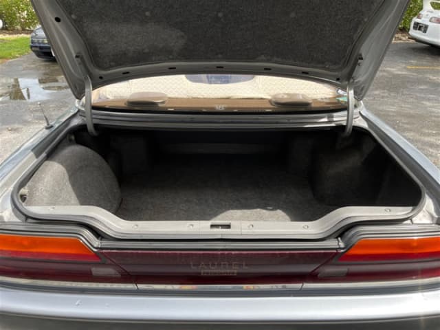 1989 Nissan Laurel JDM car for sale — photo 16 of 17
