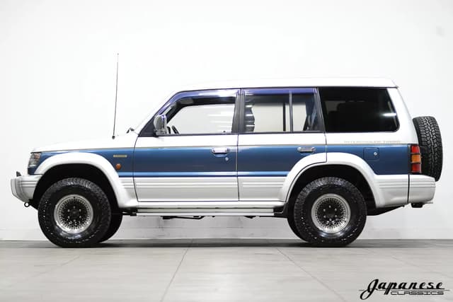1992 Mitsubishi Pajero JDM car for sale — photo 4 of 25