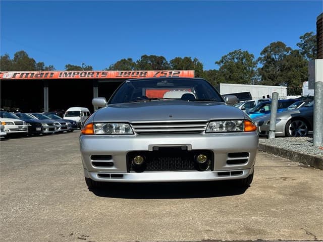 1992 Nissan Skyline JDM car for sale — photo 2 of 21