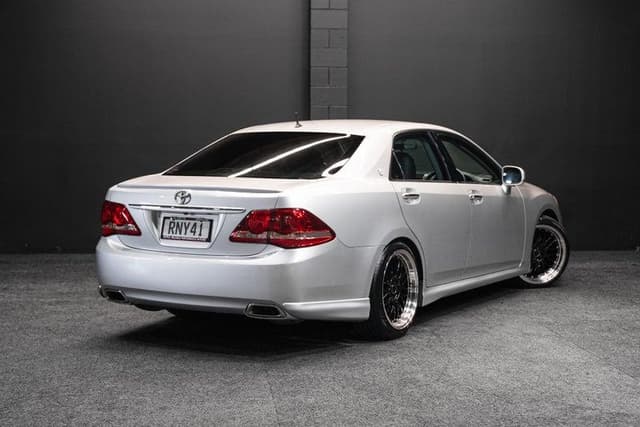 2008 Toyota Crown JDM car for sale — photo 10 of 18