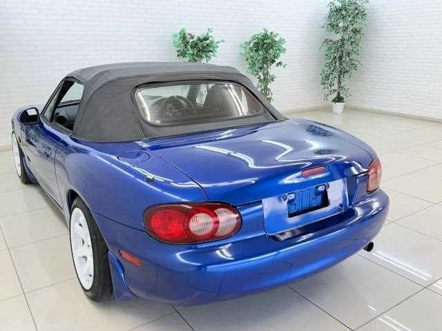 2000 Mazda Roadster (Eunos Roadster / MX-5) JDM car for sale — photo 4 of 16