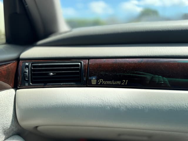 1998 Toyota Crown JDM car for sale — photo 13 of 13