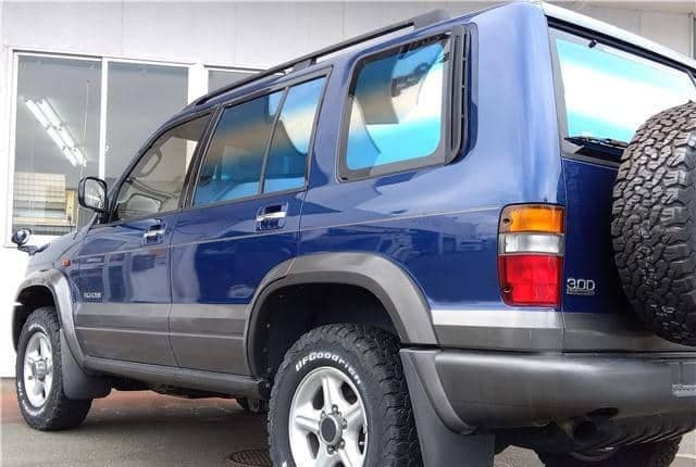 1998 Isuzu Bighorn JDM car for sale — photo 3 of 25