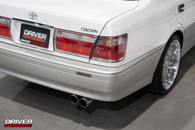1999 Toyota Crown JDM car for sale — photo 23 of 25