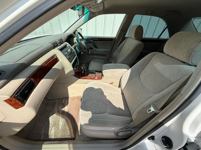 2000 Toyota Crown JDM car for sale — photo 11 of 22