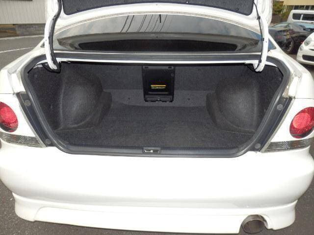 2000 Toyota Altezza JDM car for sale — photo 8 of 20