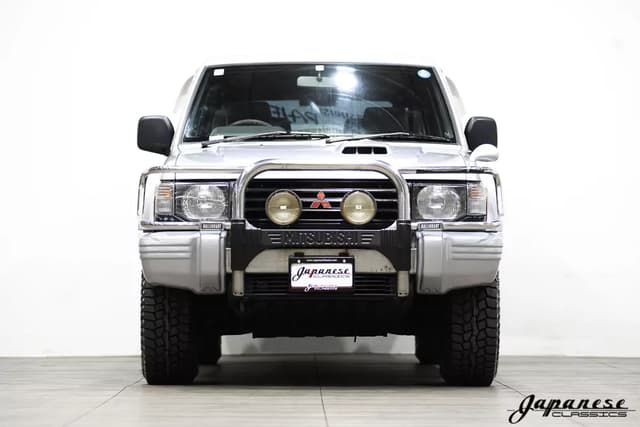 1996 Mitsubishi Pajero JDM car for sale — photo 2 of 25
