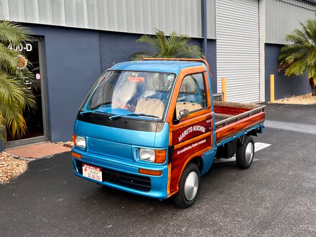 1997 Daihatsu Hijet JDM car for sale — photo 2 of 16