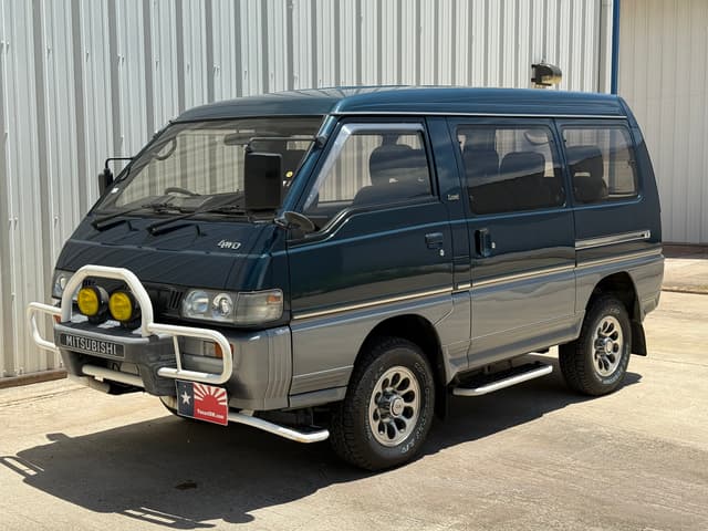 1990 Mitsubishi Delica JDM car for sale — photo 5 of 20