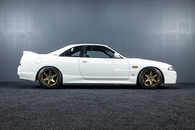 1997 Nissan Skyline JDM car for sale — photo 13 of 20