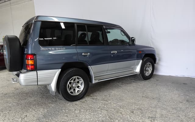 1997 Mitsubishi Pajero JDM car for sale — photo 7 of 23