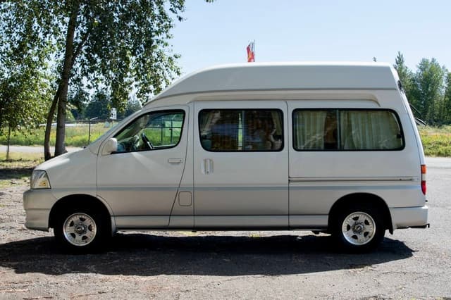 1999 Toyota Grand Hiace JDM car for sale — photo 4 of 25
