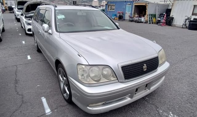 2000 Toyota Crown JDM car for sale — photo 2 of 25