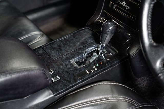 2005 Toyota Crown JDM car for sale — photo 17 of 19
