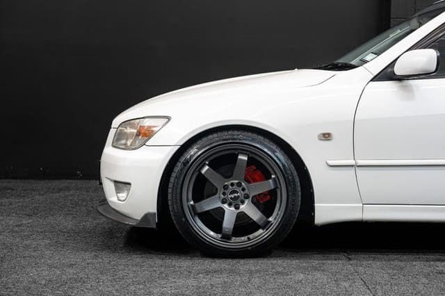 2001 Toyota Altezza JDM car for sale — photo 7 of 19