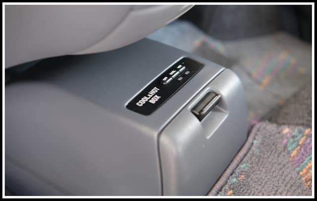 1998 Toyota Estima JDM car for sale — photo 2 of 19