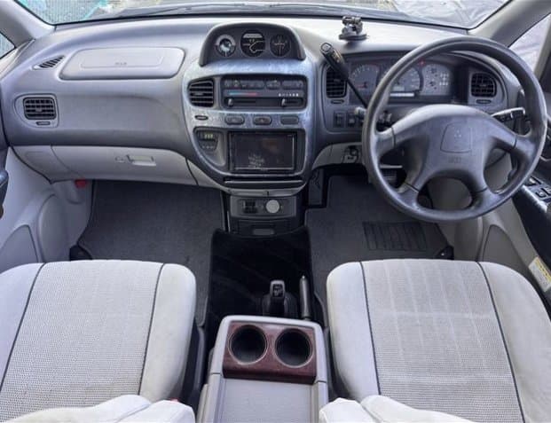 2001 Mitsubishi Delica JDM car for sale — photo 11 of 11
