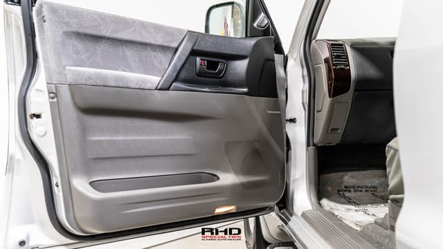 2001 Mitsubishi Pajero JDM car for sale — photo 15 of 25