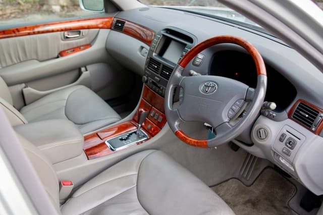 2001 Toyota Celsior JDM car for sale — photo 11 of 18