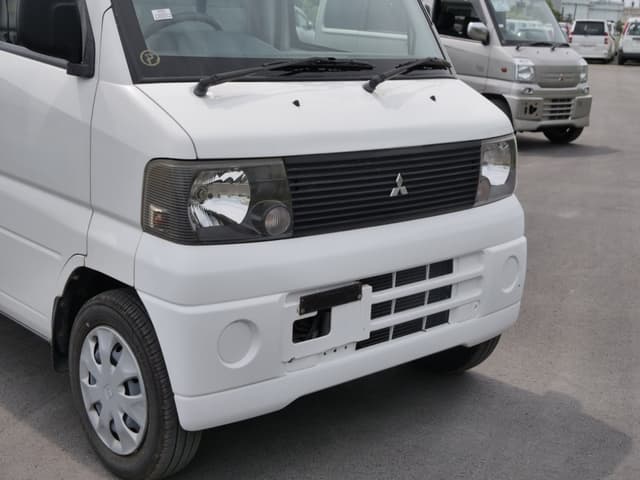 2001 Mitsubishi Minicab JDM car for sale — photo 11 of 25