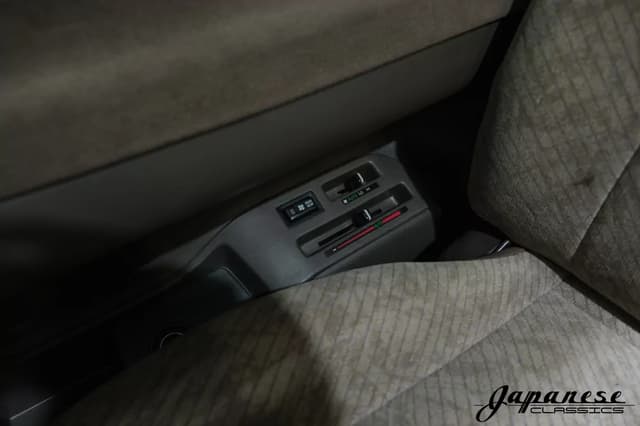 1998 Toyota HiAce JDM car for sale — photo 18 of 25
