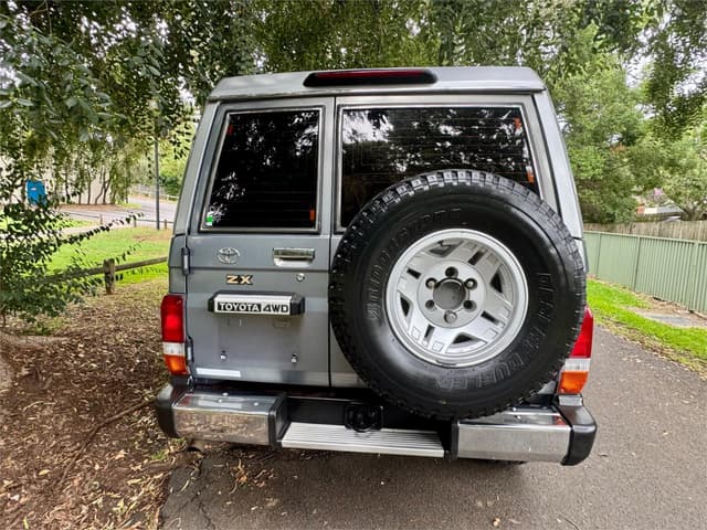 1999 Toyota Land Cruiser JDM car for sale — photo 24 of 25