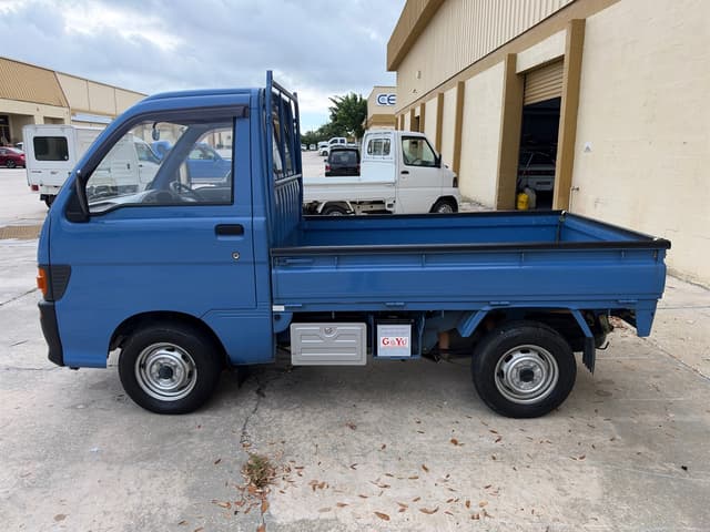 1994 Daihatsu Hijet JDM car for sale — photo 5 of 18