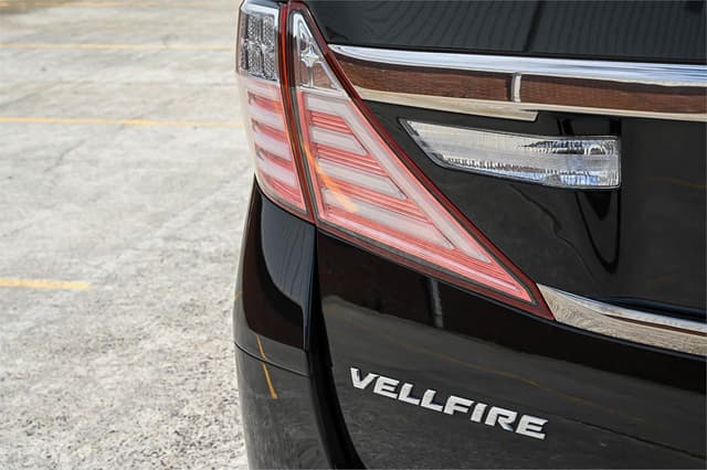 2012 Toyota Vellfire JDM car for sale — photo 9 of 24